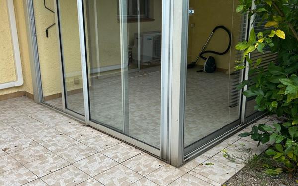 Appartement à louer    3 pièces • 49 m2 Six-Fours-les-Plages