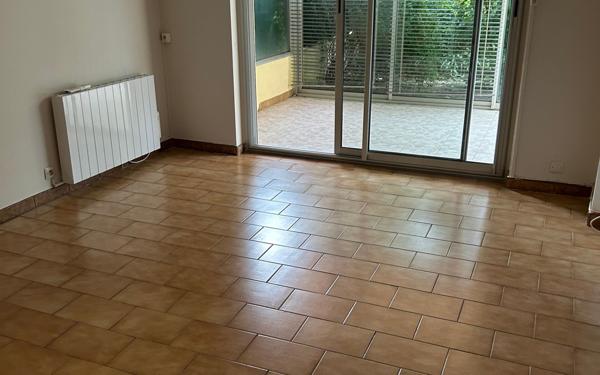Appartement à louer    3 pièces • 49 m2 Six-Fours-les-Plages