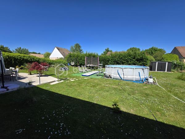 Magnifique Pavillon de plain pied de 121m² à  Cuffy

Dans un joli coin de campagne, situé dans la jolie commune de Cuffy, proche de toutes les commodités, écoles et commerces de Cuffy et de La Guerche Sur L' Aubois, nous vous présentons ce magnifique pavillon construit en 1998 d'une superficie habitable de 121 m² de plain pied, le tout sur un beau terrain arboré et clôturé de 836m².

Cette maison dispose d'une entrée qui dessert une grande pièce de vie de 50m², composée d'un salon séjour, ainsi que d'une cuisine récente ouverte aménagée et équipée avec ilôt central. La pièce de vie bénéficie de deux portes fenêtres qui donne sur une grande terrasse extèrieure.
Côté pratique, cette pièce de vie dispose d'un placard penderie à l'entrée.
Toujours depuis l'entrée un dégagement dessert un wc indépendant, une salle de bain avec douche et baignoire, ainsi que cinq chambres 4 de 10m² et une de 16m² dont quatres sont équipées de meubles dressings.
Cette maison se complète d'un espace cellier pour les machines qui donne sur le jardin.

Tous les sols de cette maison sont en carrelage (pièces à vivre, salle d'eau, cuisine) ou en parquet (chambres) , elle comporte une isolation double vitrage bois exotique sur toutes les pièces à vivre, des volets bois standards, un chauffage type pompe à chaleur réversible  Air /Air  et d'un ballon production d'eau chaude. Elle dispose de combles bien isolés et une toiture en tuiles mécaniques terre cuite en très bon état.

A l’extérieur, cette maison dispose d'une grande terrasse de 30 m² et d'un portail , le tout sur une parcelle d'environ 836m² de terrain sans vis à vis clôturé, arboré et bien entretenu .
Cette maison dispose d'un assainissement collectif de type tout-à-l'égout.

Les plus: La qualité générale du bien et son aménagement contemporain, sa proximité avec toutes les commodités de la jolie commune de La Guerche sur L'Aubois, sa pièce de vie et sa cuisine équipée, sa grande terrasse et son beau terrain.

 Photos supplémentaires disponibles sur BSK IMMOBILIER > Nos conseillers > Olivier FRESLON
 Pour tout renseignement complémentaire ou pour une visite, contactez moi au 07.62.78.13.13

Idéale pour une grande famille, cette maison est une belle opportunité à saisir, un joli coup de coeur!!!