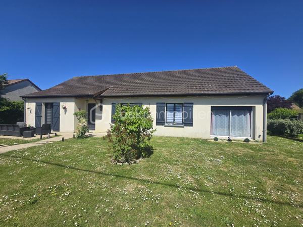 Magnifique Pavillon de plain pied de 121m² à  Cuffy

Dans un joli coin de campagne, situé dans la jolie commune de Cuffy, proche de toutes les commodités, écoles et commerces de Cuffy et de La Guerche Sur L' Aubois, nous vous présentons ce magnifique pavillon construit en 1998 d'une superficie habitable de 121 m² de plain pied, le tout sur un beau terrain arboré et clôturé de 836m².

Cette maison dispose d'une entrée qui dessert une grande pièce de vie de 50m², composée d'un salon séjour, ainsi que d'une cuisine récente ouverte aménagée et équipée avec ilôt central. La pièce de vie bénéficie de deux portes fenêtres qui donne sur une grande terrasse extèrieure.
Côté pratique, cette pièce de vie dispose d'un placard penderie à l'entrée.
Toujours depuis l'entrée un dégagement dessert un wc indépendant, une salle de bain avec douche et baignoire, ainsi que cinq chambres 4 de 10m² et une de 16m² dont quatres sont équipées de meubles dressings.
Cette maison se complète d'un espace cellier pour les machines qui donne sur le jardin.

Tous les sols de cette maison sont en carrelage (pièces à vivre, salle d'eau, cuisine) ou en parquet (chambres) , elle comporte une isolation double vitrage bois exotique sur toutes les pièces à vivre, des volets bois standards, un chauffage type pompe à chaleur réversible  Air /Air  et d'un ballon production d'eau chaude. Elle dispose de combles bien isolés et une toiture en tuiles mécaniques terre cuite en très bon état.

A l’extérieur, cette maison dispose d'une grande terrasse de 30 m² et d'un portail , le tout sur une parcelle d'environ 836m² de terrain sans vis à vis clôturé, arboré et bien entretenu .
Cette maison dispose d'un assainissement collectif de type tout-à-l'égout.

Les plus: La qualité générale du bien et son aménagement contemporain, sa proximité avec toutes les commodités de la jolie commune de La Guerche sur L'Aubois, sa pièce de vie et sa cuisine équipée, sa grande terrasse et son beau terrain.

 Photos supplémentaires disponibles sur BSK IMMOBILIER > Nos conseillers > Olivier FRESLON
 Pour tout renseignement complémentaire ou pour une visite, contactez moi au 07.62.78.13.13

Idéale pour une grande famille, cette maison est une belle opportunité à saisir, un joli coup de coeur!!!
