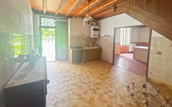 Maison à vendre    5 pièces •  Moncaut