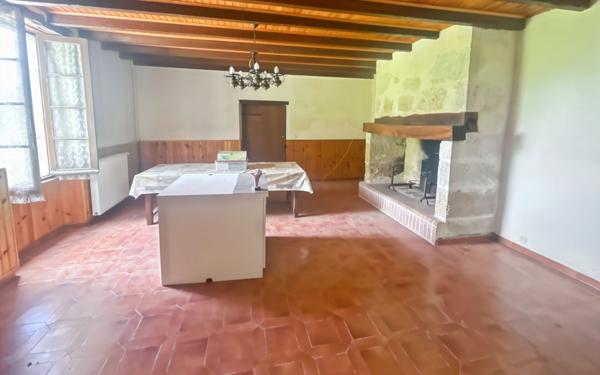 Maison à vendre    5 pièces •  Moncaut