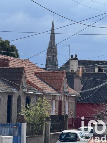 House for sale 3 rooms 77 m² Rezé