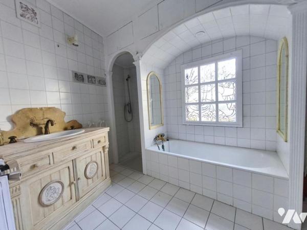 Maison de charme rénovée avec toit-terrasse et vue panoramique à Senlis