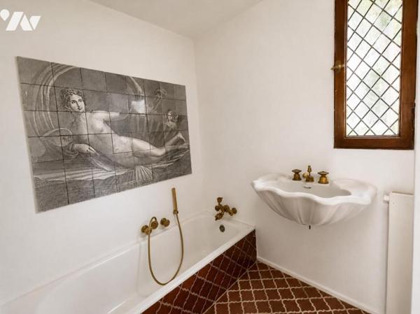 Maison de charme rénovée avec toit-terrasse et vue panoramique à Senlis