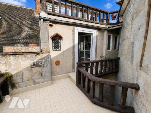 Maison de charme rénovée avec toit-terrasse et vue panoramique à Senlis