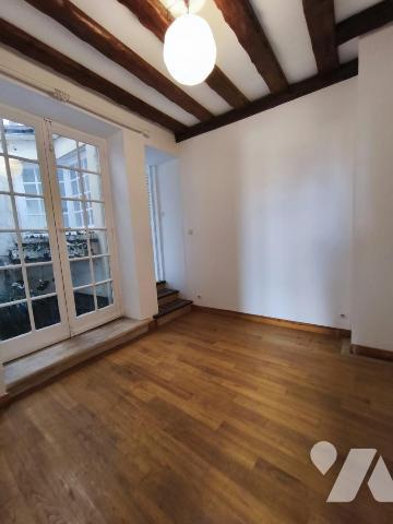 Maison de charme rénovée avec toit-terrasse et vue panoramique à Senlis