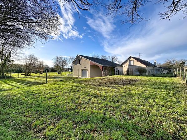 Sur la commune dynamique de Mordelles, faisant partie de Rennes métropole, venez découvrir  cette maison indépendante, sans vis à vis.