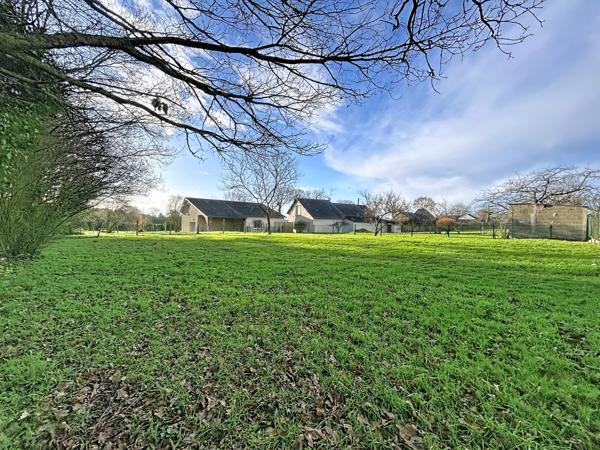 Sur la commune dynamique de Mordelles, faisant partie de Rennes métropole, venez découvrir  cette maison indépendante, sans vis à vis.