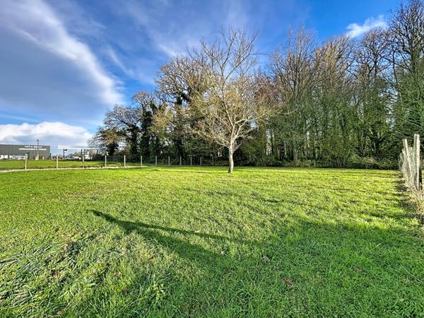 Sur la commune dynamique de Mordelles, faisant partie de Rennes métropole, venez découvrir  cette maison indépendante, sans vis à vis.