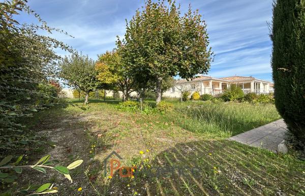 Maison familiale avec beau terrain arboré