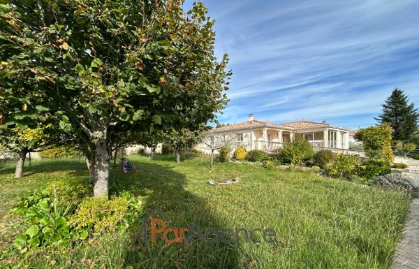 Maison familiale avec beau terrain arboré