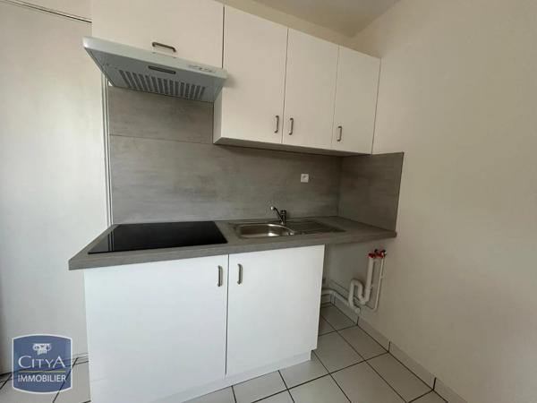 Appartement à louer 3 pièces 63.81m² Laval (53000)
