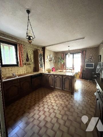 Tarascon maison d'environ 119 m² sur un terrain  clos et arboré de 529 m².