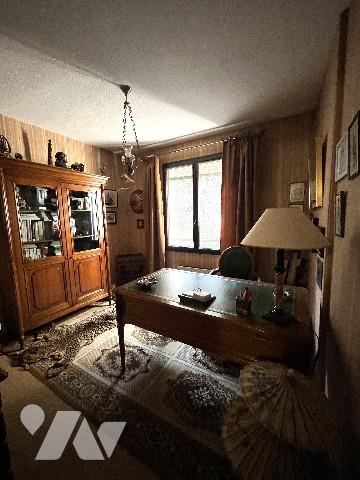 Tarascon maison d'environ 119 m² sur un terrain  clos et arboré de 529 m².