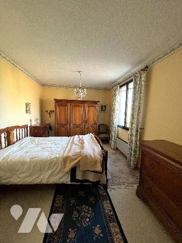 Tarascon maison d'environ 119 m² sur un terrain  clos et arboré de 529 m².