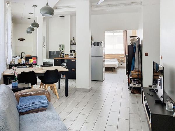 Toulon Appartement 2/3 pièces. + cellier.