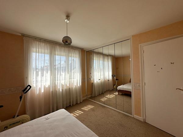 CHATEAUROUX - Quartier PMC - Pavillon - 3 chs, jardin - garage.