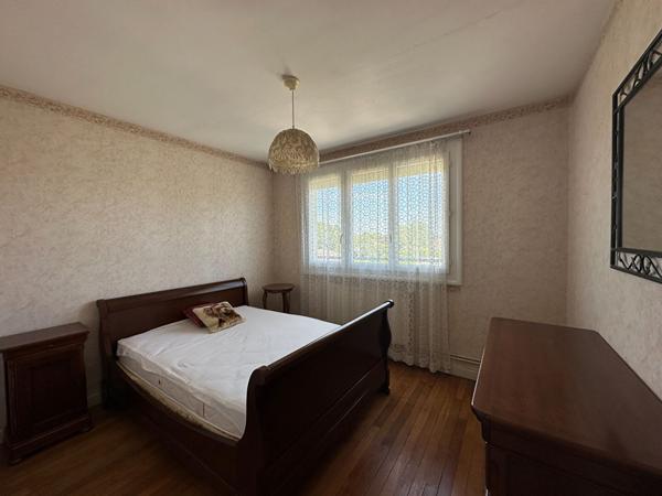CHATEAUROUX - Quartier PMC - Pavillon - 3 chs, jardin - garage.