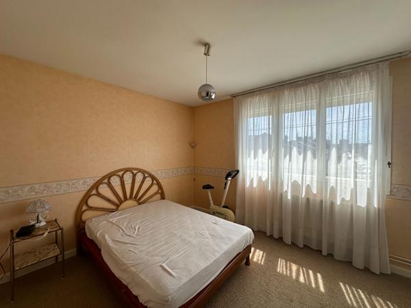 CHATEAUROUX - Quartier PMC - Pavillon - 3 chs, jardin - garage.