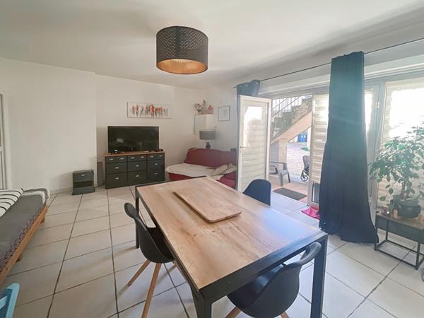 A LOUER VAUVERT T3 AVEC PATIO
