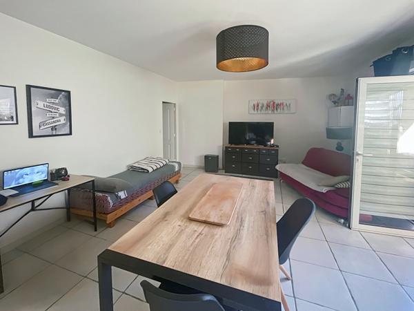 A LOUER VAUVERT T3 AVEC PATIO