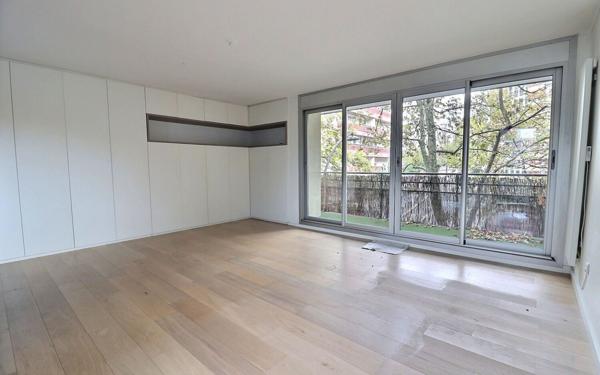 Appartement à vendre    4 pièces • 97 m2 Paris 19