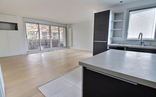 Appartement à vendre    4 pièces • 97 m2 Paris 19
