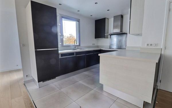 Appartement à vendre    4 pièces • 97 m2 Paris 19