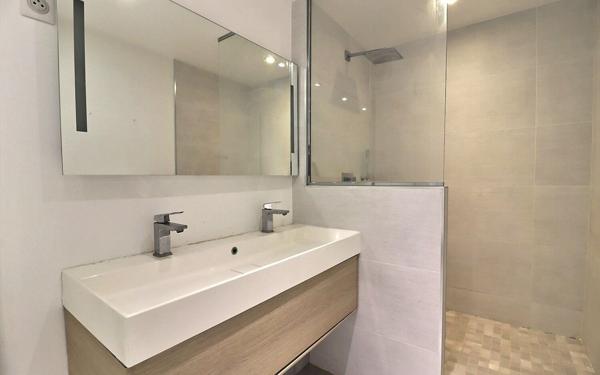 Appartement à vendre    4 pièces • 97 m2 Paris 19