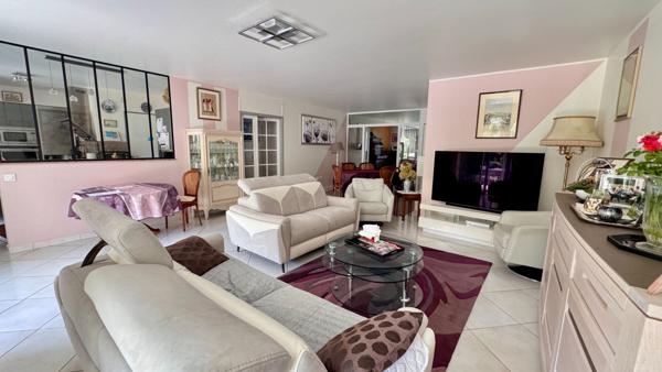 CENTRE VILLE - APPARTEMENT DE 135m² avec 200m² de jardin