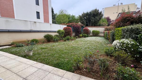 CENTRE VILLE - APPARTEMENT DE 135m² avec 200m² de jardin