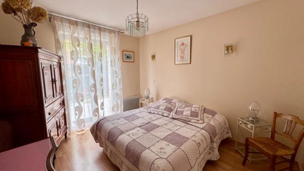 CENTRE VILLE - APPARTEMENT DE 135m² avec 200m² de jardin