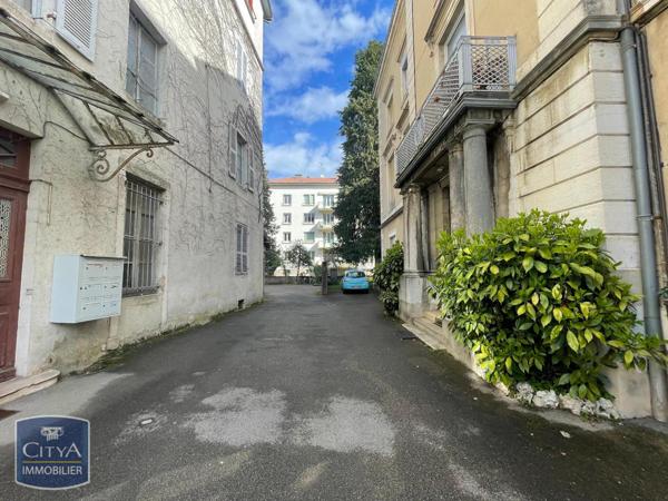 Location local professionnel