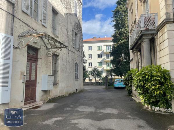 Location local professionnel