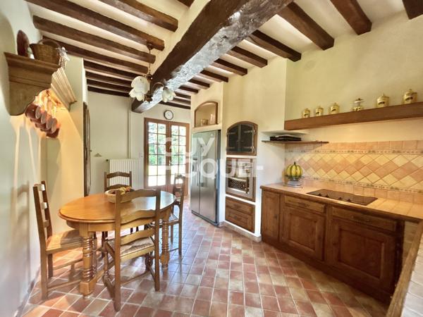 MAISON À VENDRE DE 8 PIÈCES DE 195,00 M²