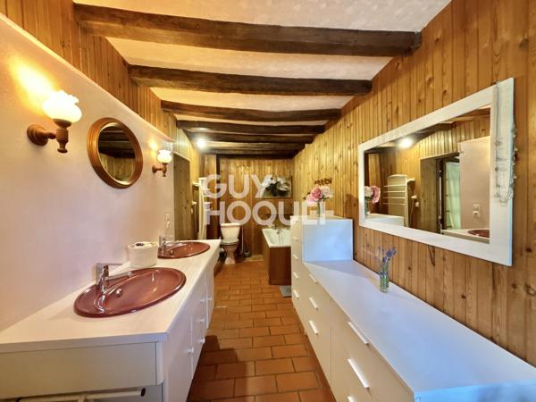 MAISON À VENDRE DE 8 PIÈCES DE 195,00 M²