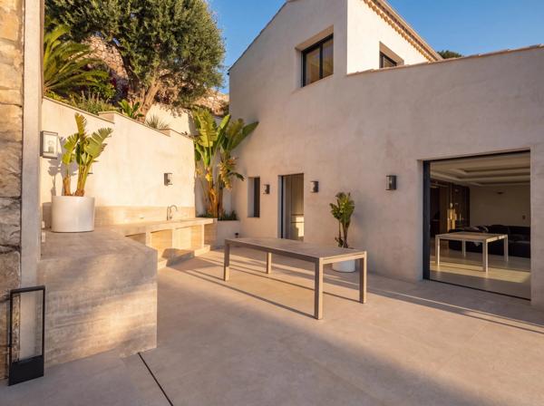 Villa contemporaine avec belle vue mer proche Monaco