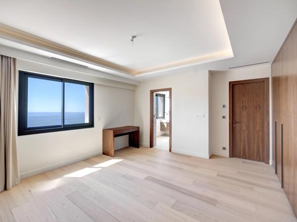 Villa contemporaine avec belle vue mer proche Monaco