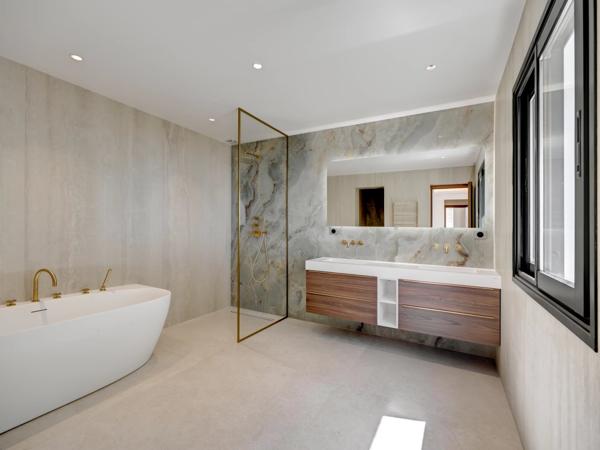 Villa contemporaine avec belle vue mer proche Monaco