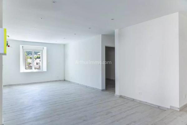Vente                                                      Appartement
                        
                     2 pièces                      55 m2                     à Villers-le-Lac