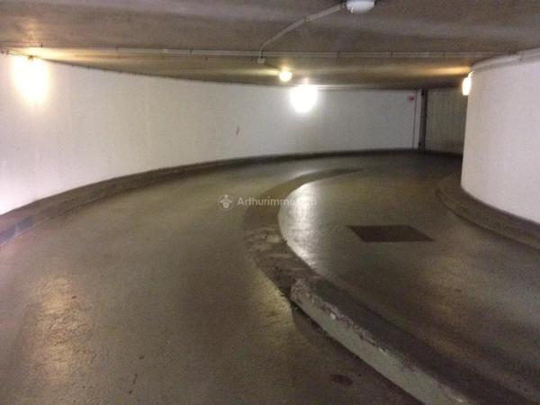 Location Parking 12 m2 à Asnières-sur-Seine