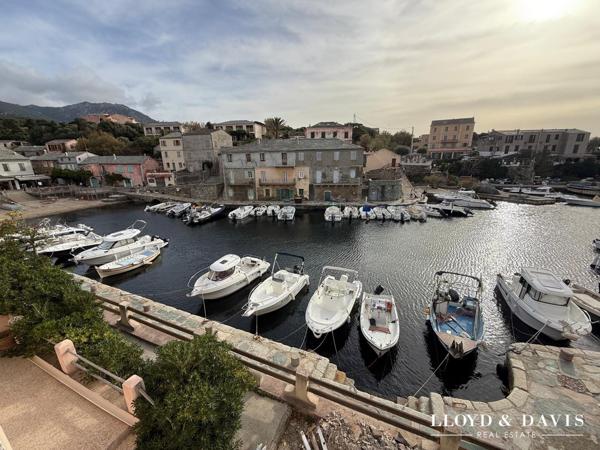 petite maison sur le port de Centuri