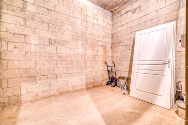 Christophe Michaudelle Capifrance, EXCLUSIVITÉ, vous propose au cœur de MEAUX, au pied de la cathédrale, appartement avec beaucoup de charme 4 pièces 80 m² avec sa terrasse, sa place de stationnement