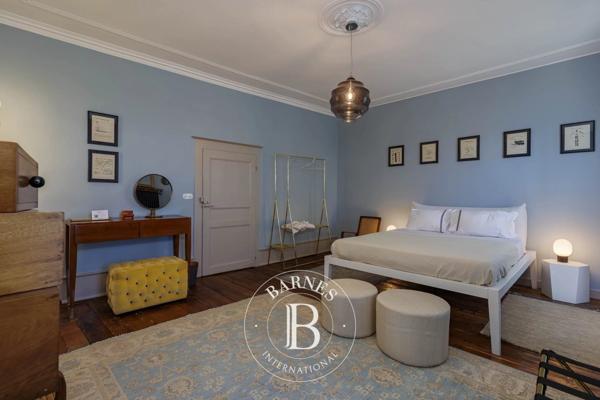 Cessy, Propriété 5 Chambres -  332 m² à vendre