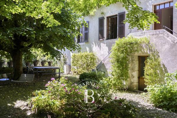 Cessy, Propriété 5 Chambres -  332 m² à vendre