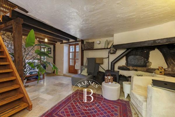 Cessy, Propriété 5 Chambres -  332 m² à vendre