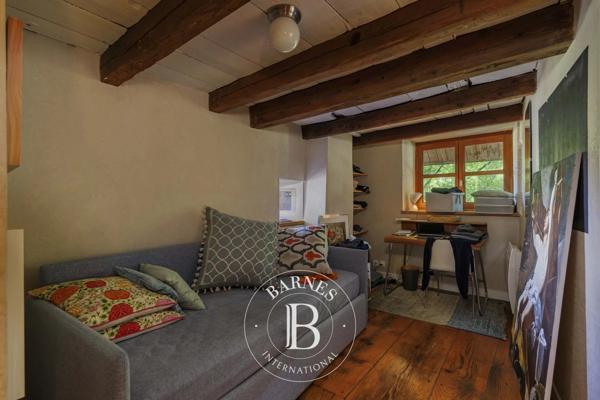 Cessy, Propriété 5 Chambres -  332 m² à vendre