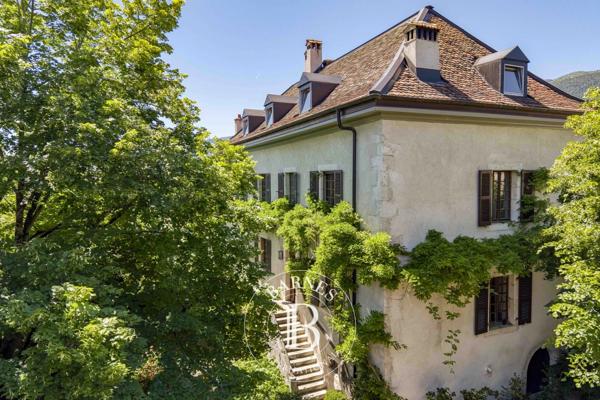 Cessy, Propriété 5 Chambres -  332 m² à vendre