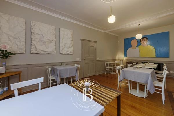 Cessy, Propriété 5 Chambres -  332 m² à vendre